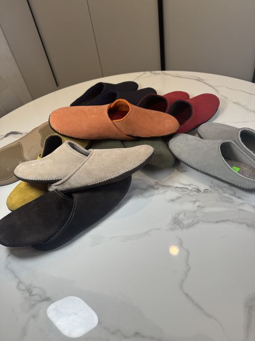 Тапки домашні з натуральної шкіри.