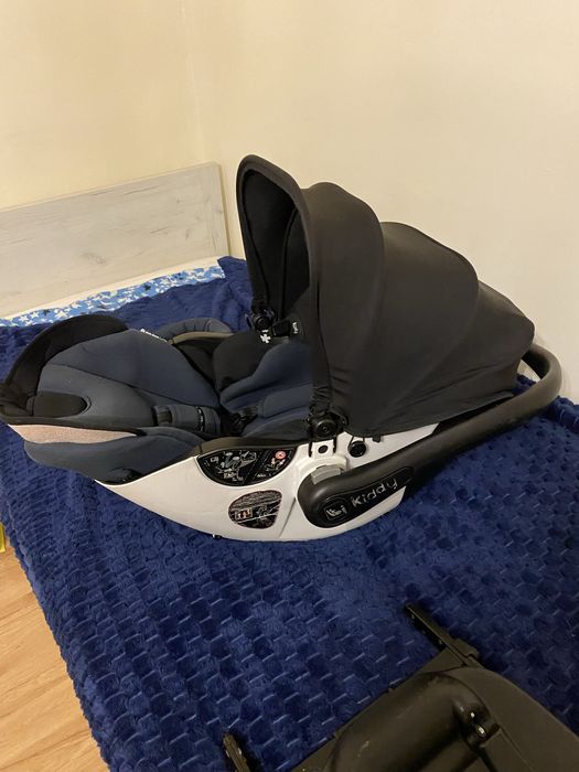 Kiddy Evoluna i-Size Plus z bazą Isofix Base