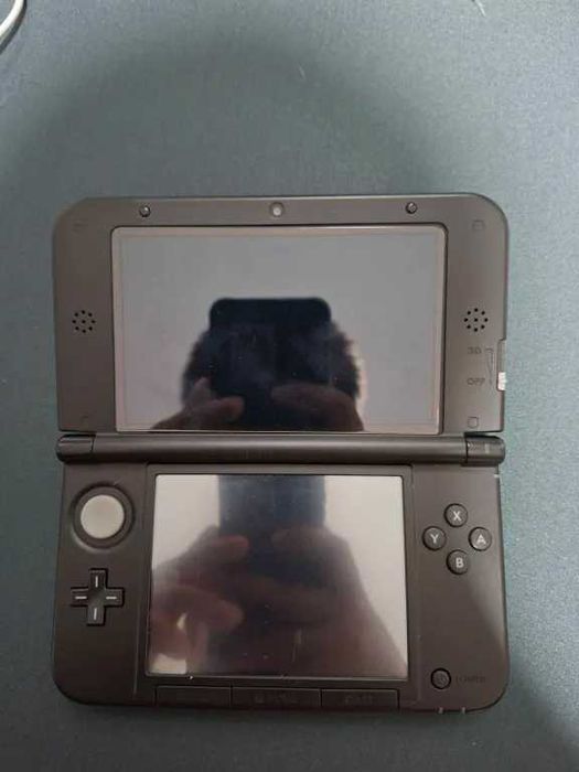 Nintendo 3DS XL Desbloqueada 128GB (Acessórios e carregador incluido)