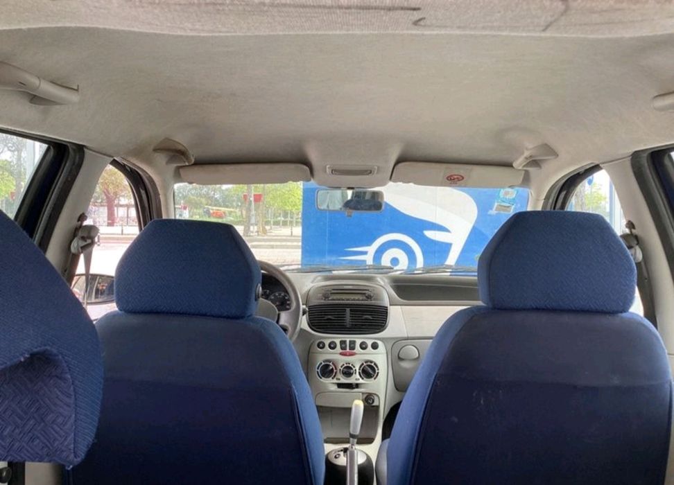 Fiat Punto 1.2  (Caixa Automática) Aceita-se retoma por mota ou carro