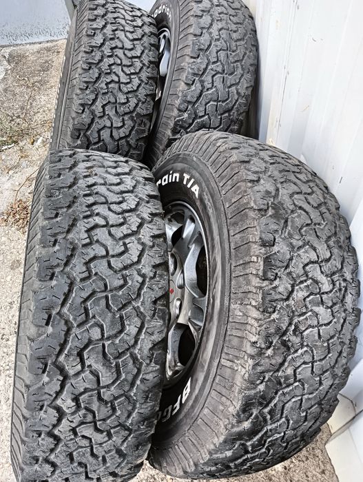 Jantes Pajero com pneus Bf AT  265/75 16