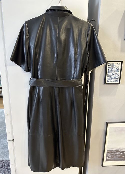 Платье под кожу Reserved