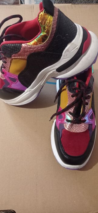 Кроссовки 38 размер.