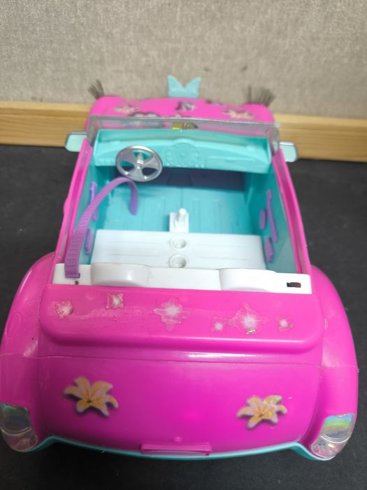 Carro Descapotável FunVille Rosa
Design Vibrante: Carro cor-de-rosa ch