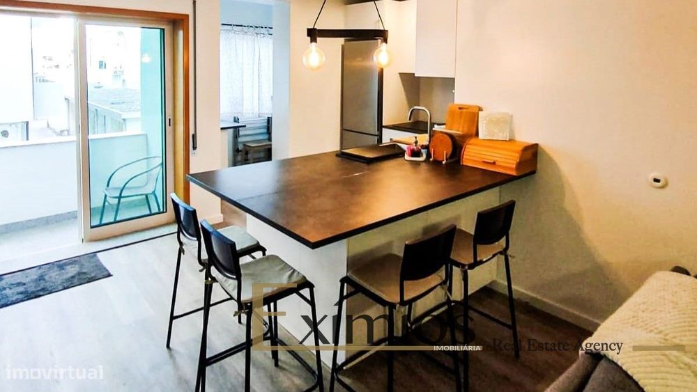 Apartamento T2 com garagem fechada para um carro, em Vila do Conde
