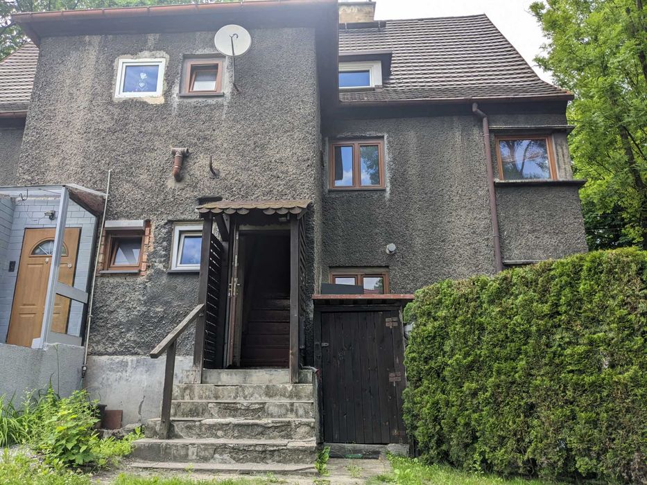 Sprzedam mieszkanie z ogrodem i niezależnym wejściem. Zabrze Grota - Roweckiego