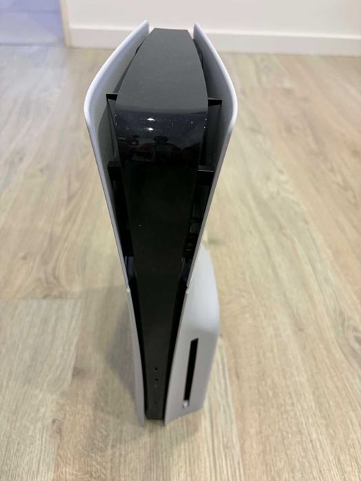 PlayStation 5 em excelente estado com acessórios