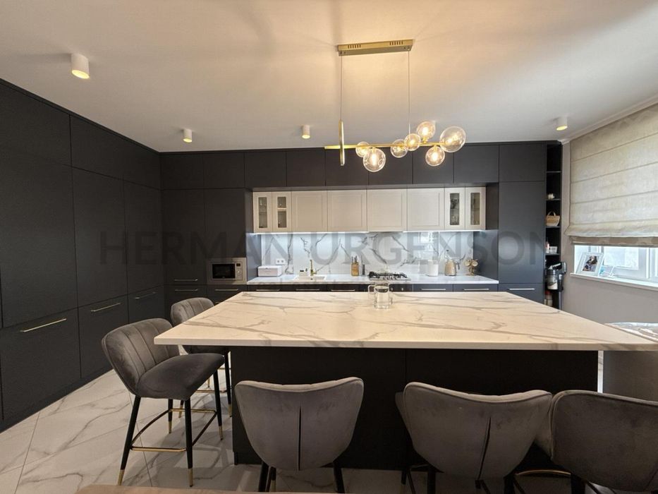 Продаж 3к квартири 110 м.кв / ЖК Bavaria, БАМ