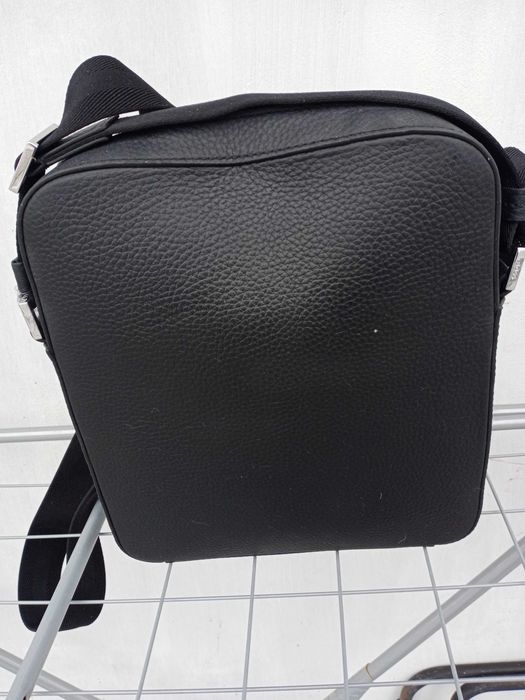 Hugo Boss skórzana torba na ramię