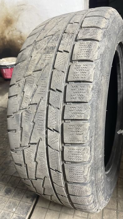 Продам резину 16 (225/55)