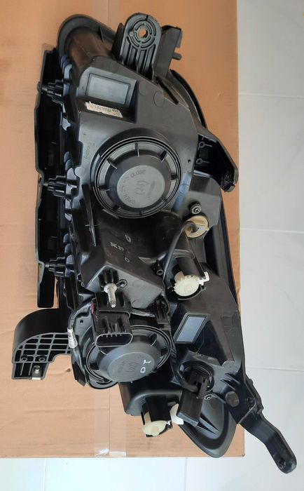 Chevrolet Trax - Farol com Lâmpadas