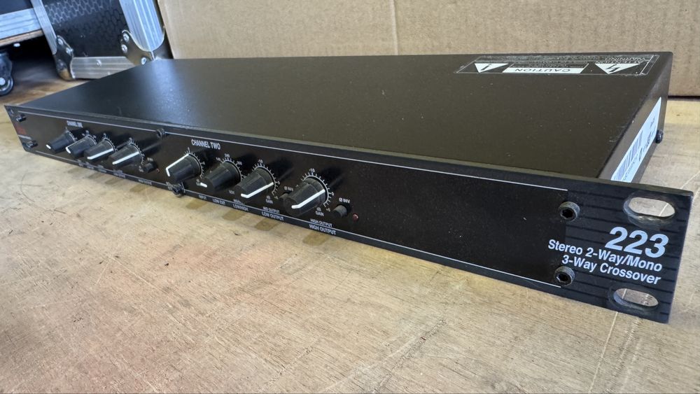 Продам кросовер DBX 223