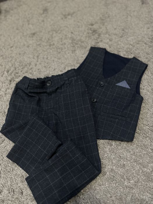 Дитячий класичний костюм.