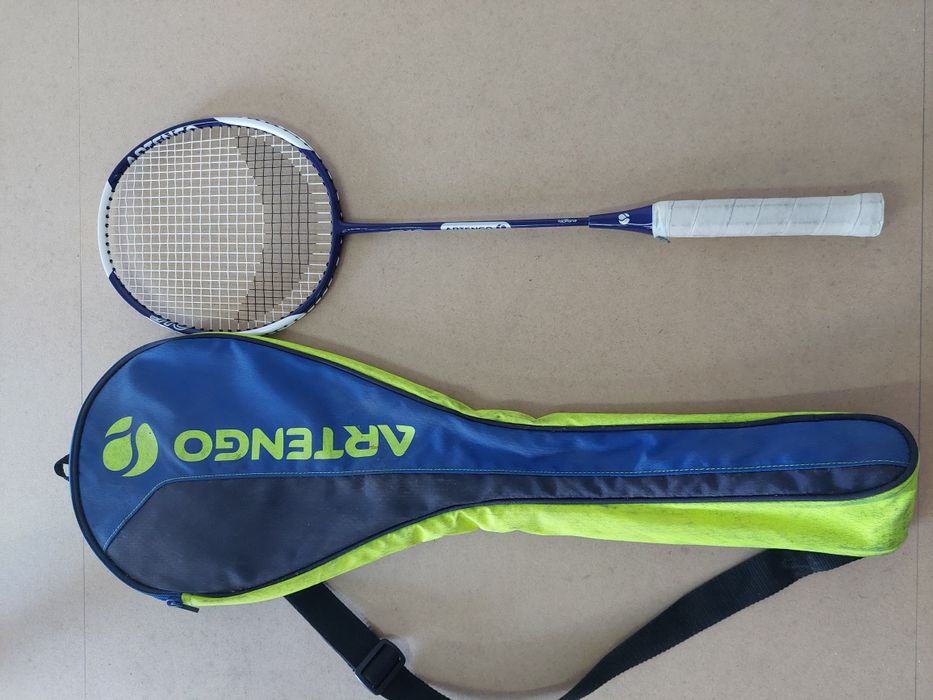 raquete de badminton nova