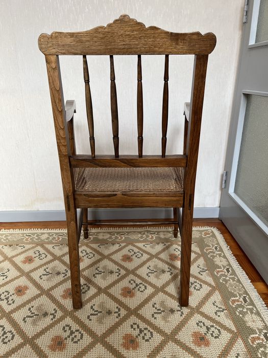 Cadeira de braços em palhinha