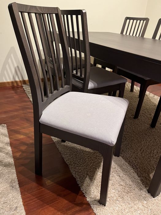 Mesa de jantar extensivel com 6 cadeiras