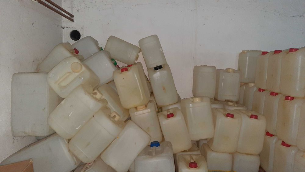 Kanistry 10l, pojemniki, bańki