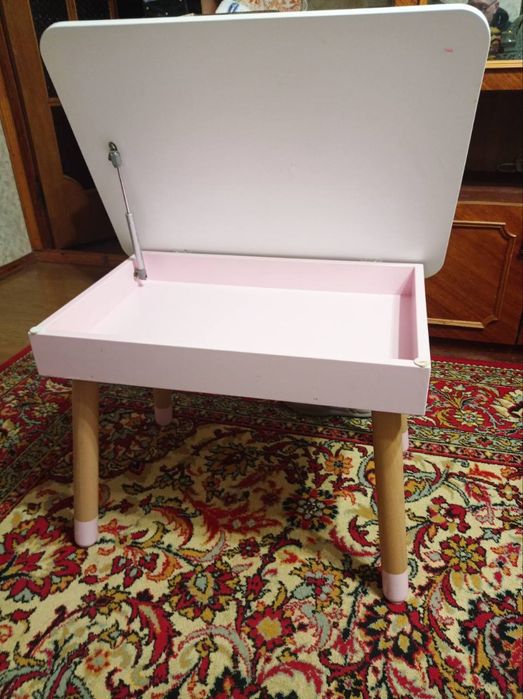 Детский столик и стульчик. Стол, стул