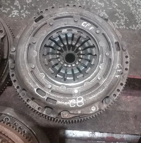 Embraiagem Bimassa VW/Audi/Seat Ref: AJM/CAY/CXX/DCY/CBA/CFF/BLS