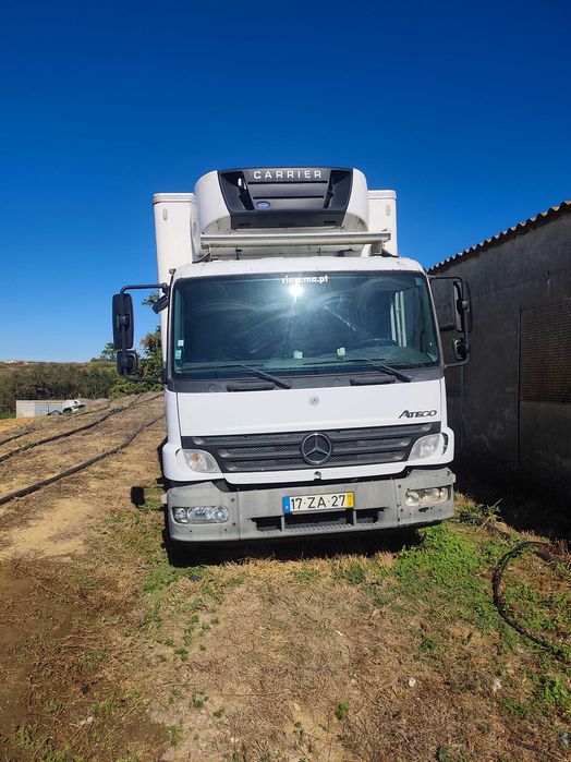 Camião Mercedes Atego