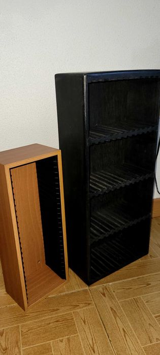 Selling two CD holders64309725376131126