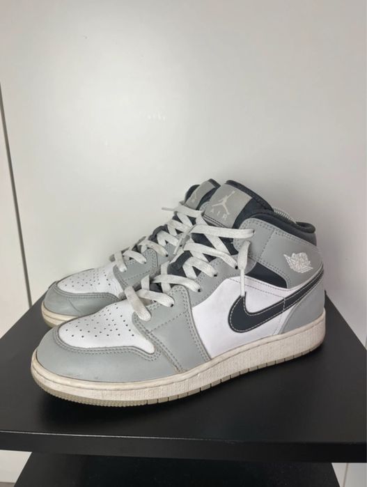 Buty Nike Jordan Retro 1 Mid Anthracite Rozmiar 40