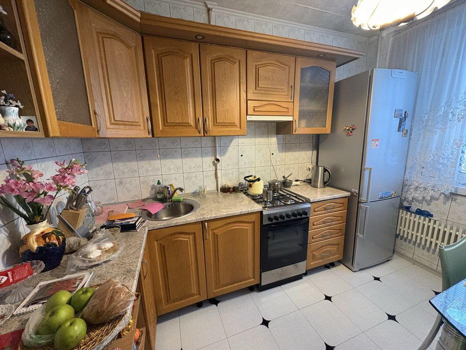 Продам 3-х комнатную квартиру Песочин Надия