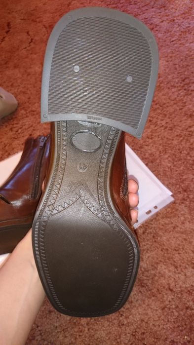 Ботинки ,новые ,очень удобные, кожанные ,41 р.