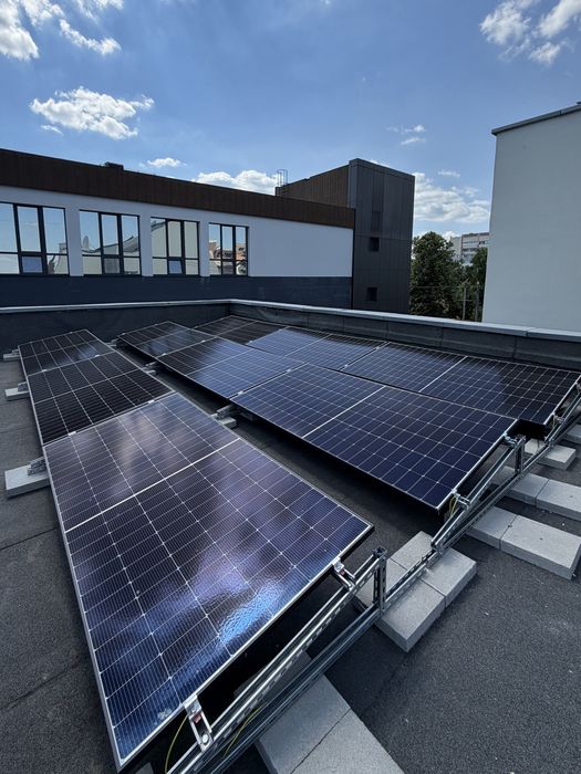 SOLARTrade! Світло 24/7 Сонячні панелі, аккамулятор інвертор встановлення