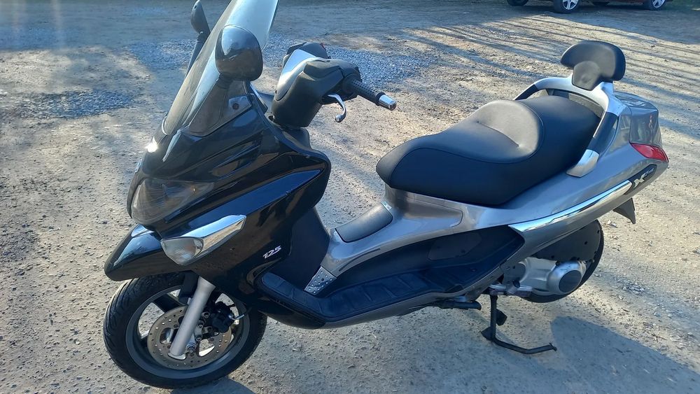 Honda PCX Piaggio X-EVO 125