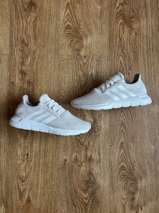 Кроссовки Adidas Swift Run