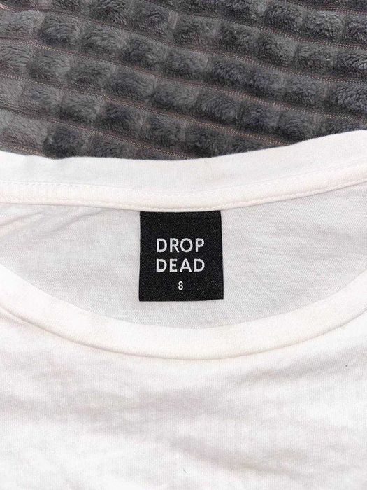футболка drop dead з принтом "life sucks then you drop dead" розмір 8