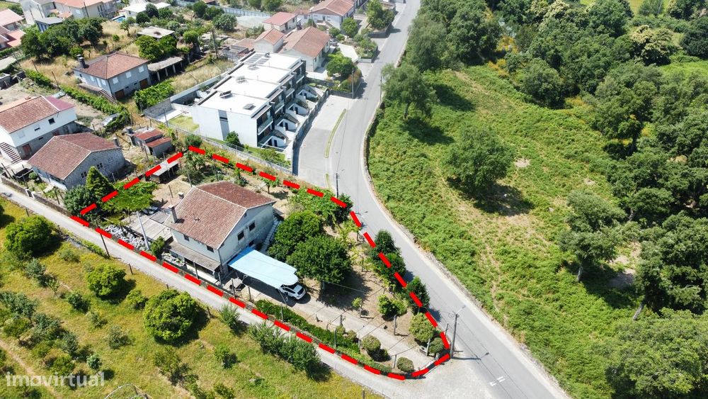 Detached house with land and high potential in Besteiros, Amares