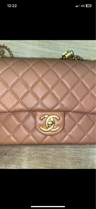 Chanel Classic Flap Bag em castanho