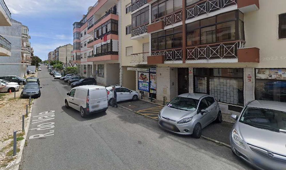 Parqueamento Motociclo - Estação Rio de Mouro
