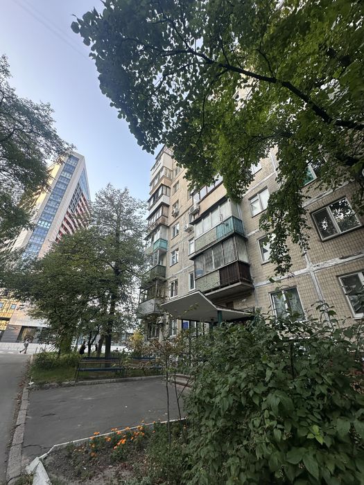 3-к метро Вокзальна-10хв вул.Липківського (Урицького)5 /Мокра