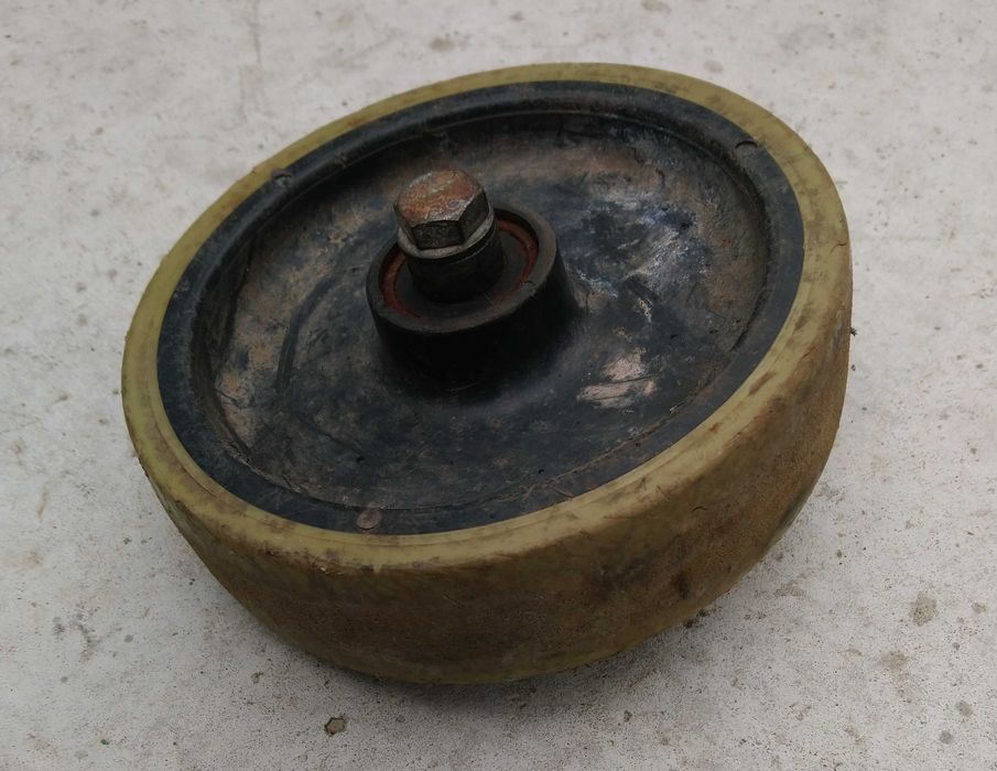 Продам безкамерное колесо для тачки (диамерт 16 см)