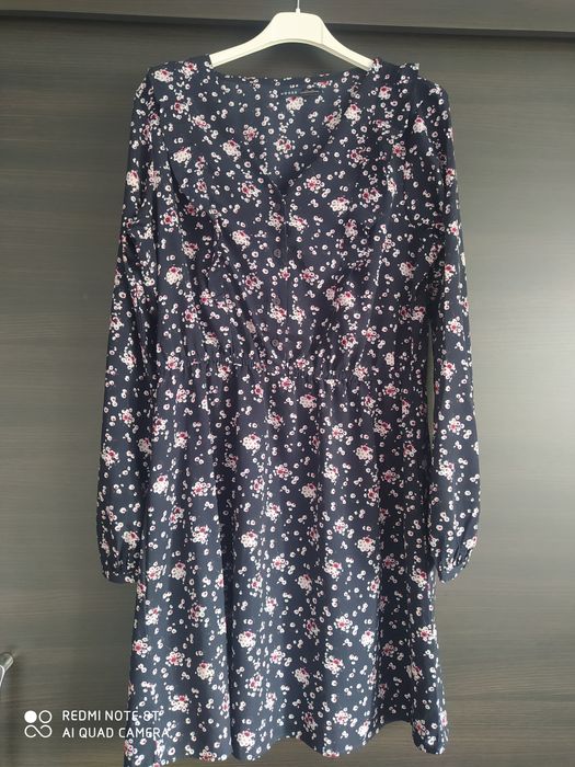 Sukienka w kwiaty