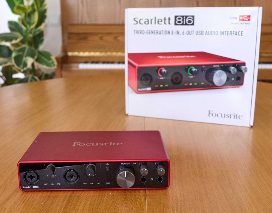 Focusrite Scarlett 8i6 (3. generacja) - interfejs audio USB + oprogramowanie