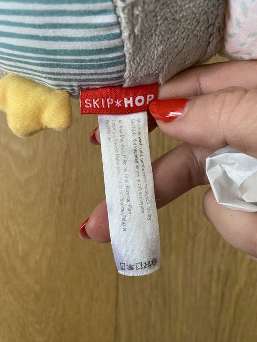 Skip Hop dzwoniąca piłka sowa