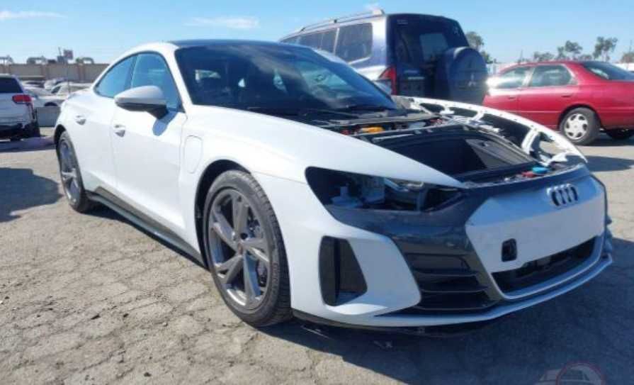 Бампер Audi E-Tron Gt запчастини розбор ауді етрон гт разбор