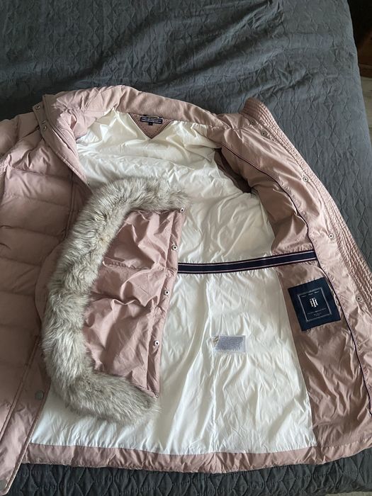 Пуховик у гарному стані, нехай комусь даре тепло і согрівае.