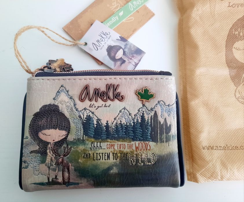 Carteira NOVA e C/ETIQUETA, da Anekke - Coleção "The Florest"