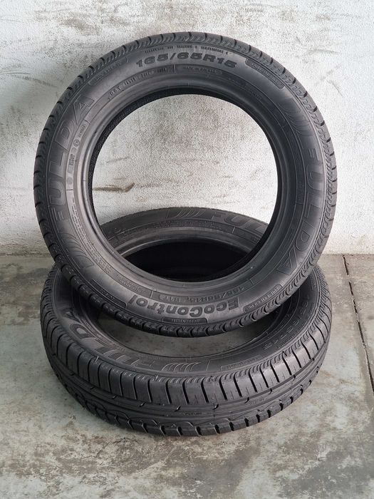 2 Pneus FULDA 165/65R15 Semi Novos