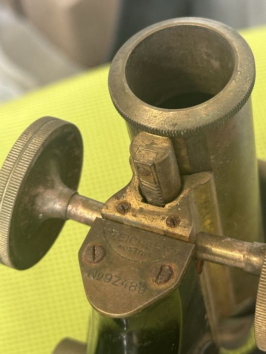 Старинный микроскоп