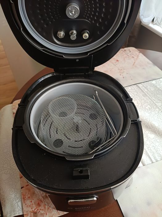 Multicooker Bosch AutoCook Pro Induction (MUC88)