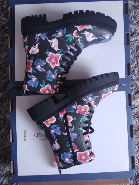 Kozaki botki w kwiaty