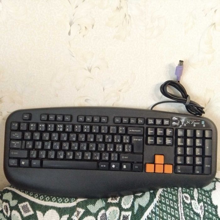 Клавіатура комп'ютерна