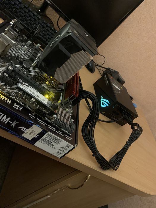 Блок питания ASUS ROG STRIX 850G AURA Gaming.