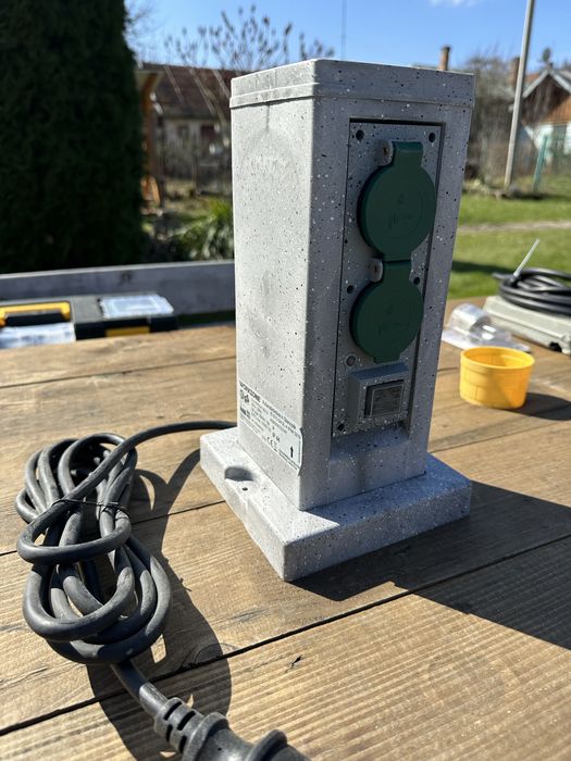 Блок внутрішніх розеток двір